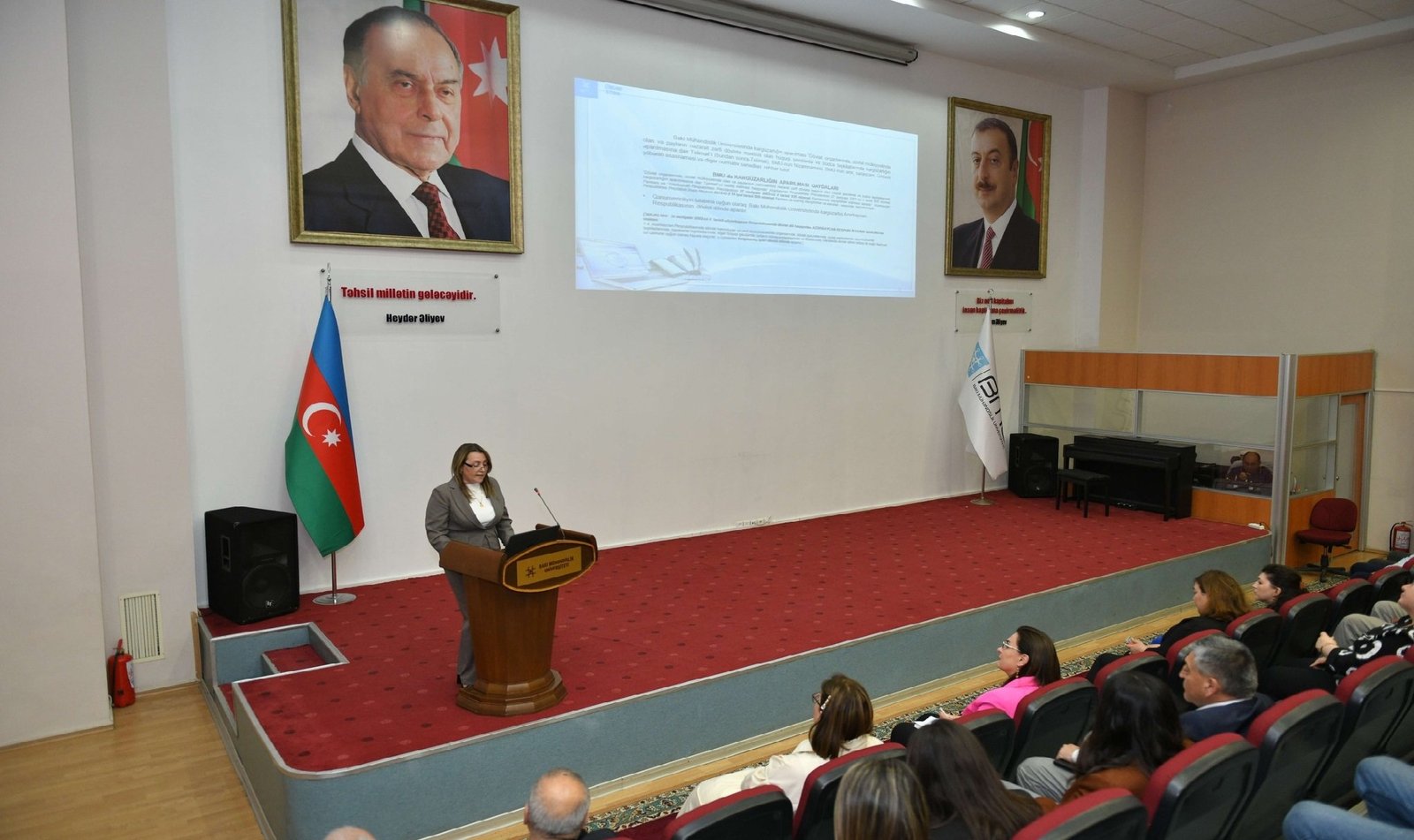 BMU-da kargüzarlığın əsasları ilə bağlı təlim keçirilib