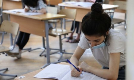 Bu gün 23 mindən çox şagird və məzun imtahan verib