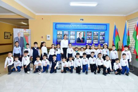 Xırdalan məktəbində "Sən elə bir zirvəsən" adlı tədbir keçirilib - FOTO