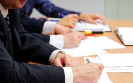 Dövlət qulluğunda fəaliyyətin davam etdirilməsi üzrə test imtahanı keçirilib