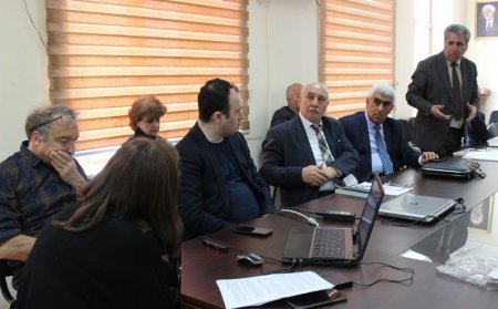 İtaliyalı alim Coğrafiya İnstitutunun seminarında çıxış edib