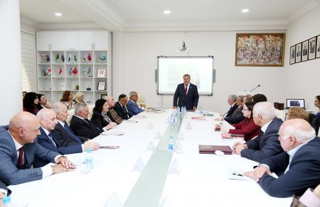 Görkəmli yazıçı Mir Cəlalın 115 illik yubileyinə həsr olunmuş elmi sessiya keçirilib - FOTO