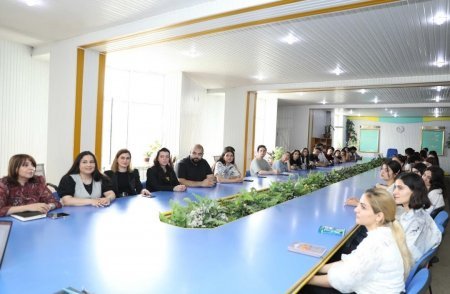 BDU-nun tələbə jurnalistlərin psixoloji hazırlığına dair seminar keçirilib
