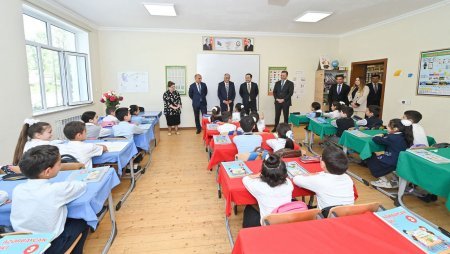 Nazir İsmayıllı şəhəri 6 nömrəli məktəbdə olub - FOTOLAR
