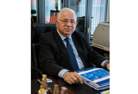 Rusiya Prezidenti azərbaycanlı alimi təltif edib