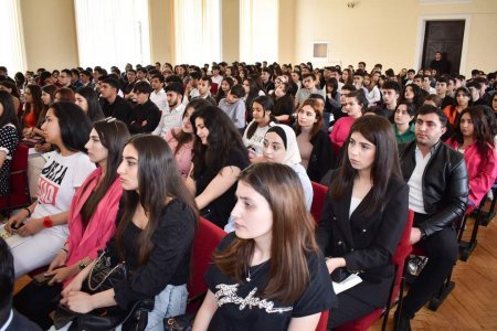 ADAU-nun fərqlənən və təhsil göstəriciləri yüksək tələbələrlə görüş olub - FOTO