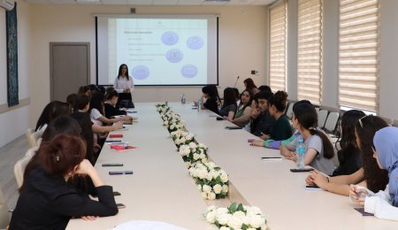 Tələbələr elektron xidmətlərdən istifadə ilə bağlı maarifləndiriliblər - FOTO