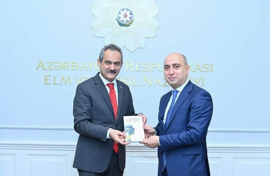 Emin Əmrullayev Türkiyənin keçmiş milli təhsil naziri haqda paylaşım edib