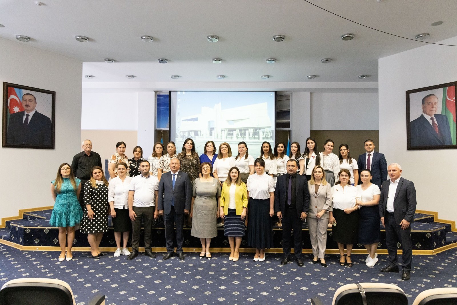 DİM sədri şagirdlərlə görüşüb - FOTO