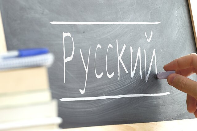 Rusca bilməyən valideynlərin rus bölməsində oxuyan uşaqları