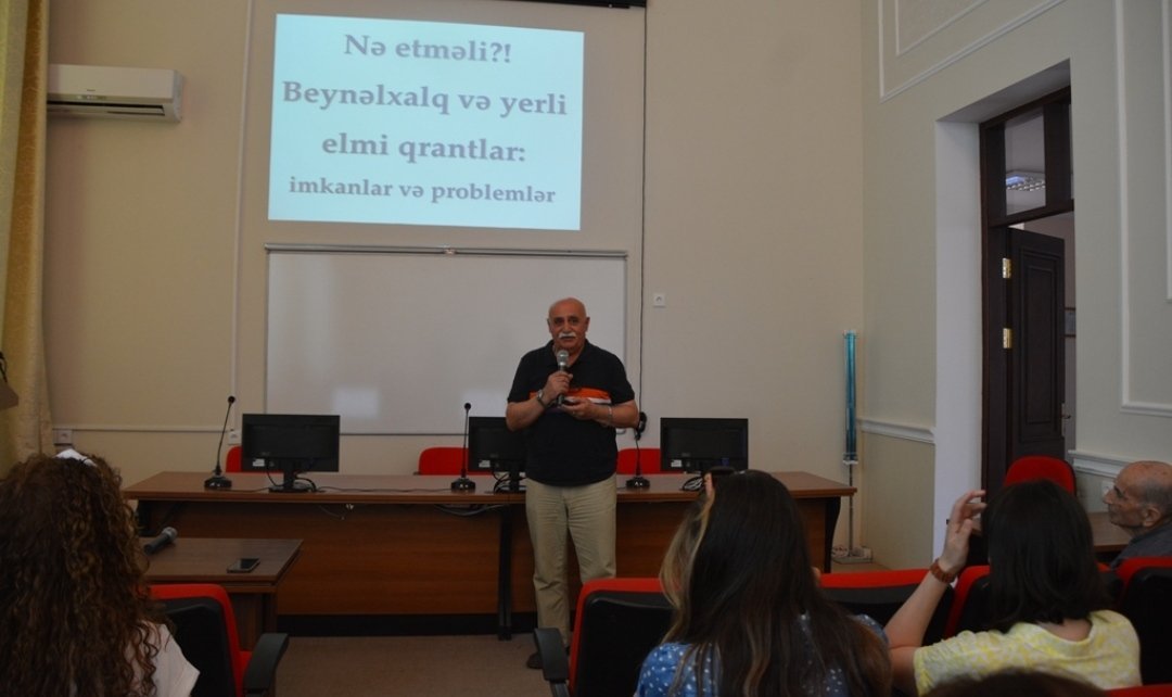 Fizika İnstitutunda seminar keçirilib