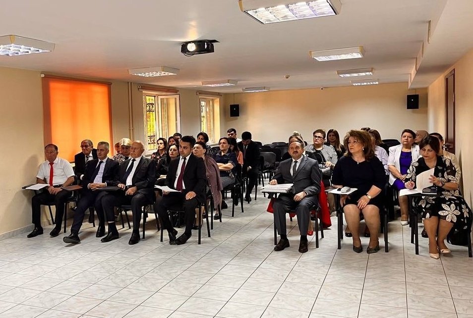 BDU-da elmi seminar: “Turizm fəaliyyətinin informasiya təminatı”