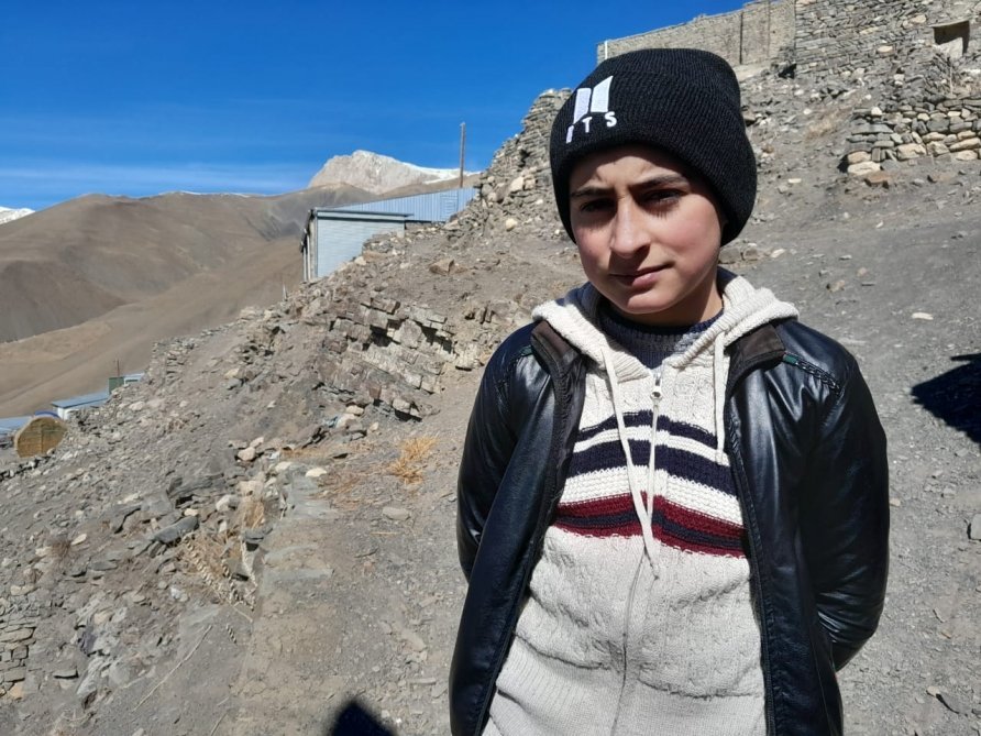Polşalı blogerlə ingilis dilində danışaraq məşhurlaşan şagird İngiltərəyə gedir