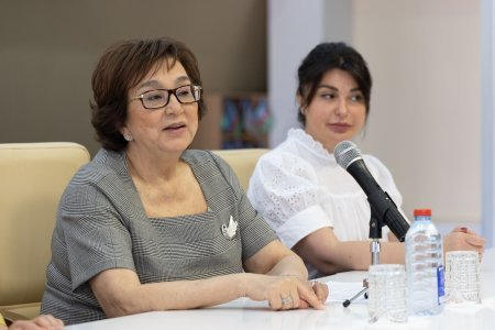 DİM sədri şagirdlərlə görüşüb - FOTO