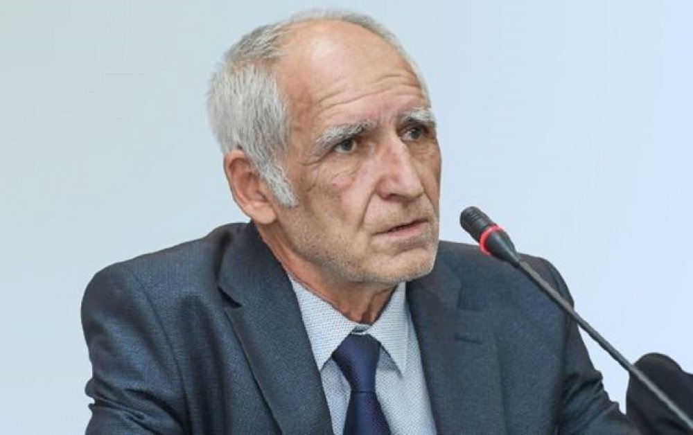 MİQ-də müsahibə!- Narazılıq: komissiya üzvləri naşı olurlar?  