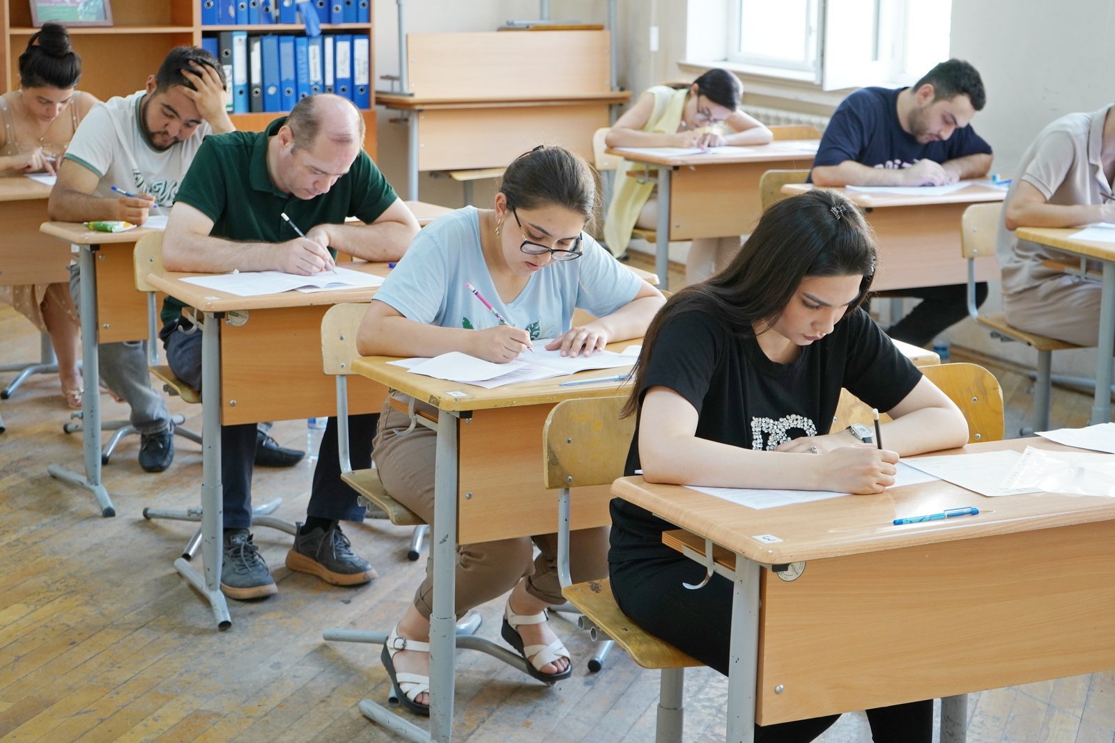 Bu gün dövlət qulluğuna qəbul imtahanı keçirilib