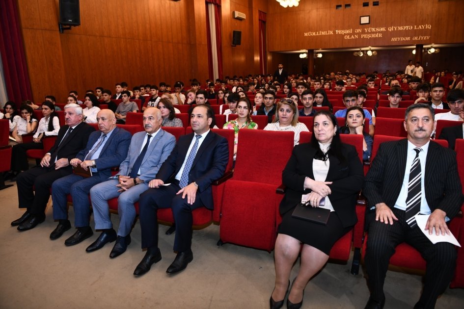 ADNSU-da birinci kurs tələbələri ilə görüş olub