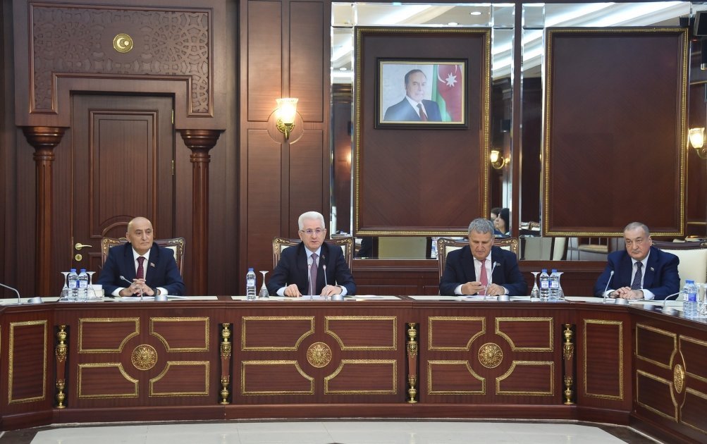 Milli Məclisin Elm və təhsil komitəsinin cari ilin payız sessiyasında ilk iclası keçirilib - FOTO