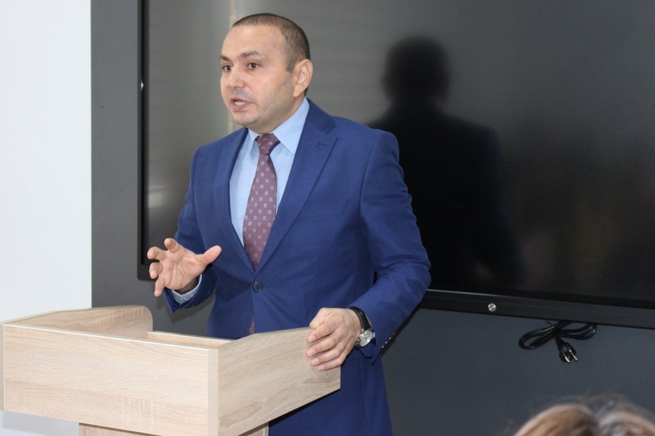 Milli Məclisin deputatı BDU tələbələrinə mühazirə oxuyub - FOTO