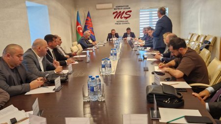 Mətbuat Şurası və MEDİA region mediasının durumunu müzakirə edib - FOTO Mətbuat Şurası və MEDİA region mediasının durumunu müzakirə edib - FOTO