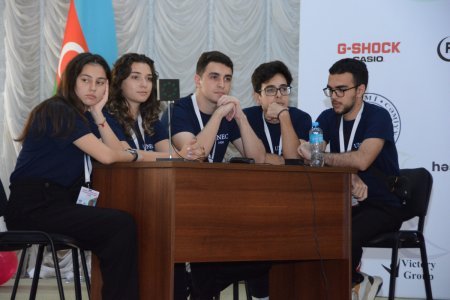 UNEC tələbələri Zəfər Gününə həsr olunan “Breyn rinq” intellektual yarışı keçirib UNEC tələbələri Zəfər Gününə həsr olunan “Breyn rinq” intellektual yarışı keçirib
