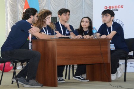 UNEC tələbələri Zəfər Gününə həsr olunan “Breyn rinq” intellektual yarışı keçirib UNEC tələbələri Zəfər Gününə həsr olunan “Breyn rinq” intellektual yarışı keçirib