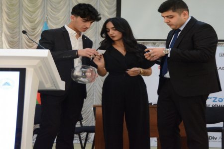 UNEC tələbələri Zəfər Gününə həsr olunan “Breyn rinq” intellektual yarışı keçirib UNEC tələbələri Zəfər Gününə həsr olunan “Breyn rinq” intellektual yarışı keçirib