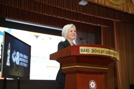 BDU-da III Beynəlxalq Türk Dünyası Kommunikasiya və İncəsənət Simpoziumunun açılışı olub - FOTO BDU-da III Beynəlxalq Türk Dünyası Kommunikasiya və İncəsənət Simpoziumunun açılışı olub - FOTO