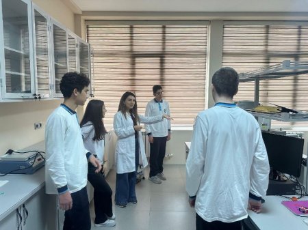 20 nömrəli məktəbin şagirdləri Biofizika İnstitutunu ziyarət ediblər - FOTO 20 nömrəli məktəbin şagirdləri Biofizika İnstitutunu ziyarət ediblər - FOTO