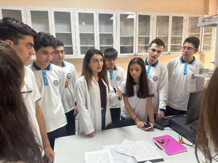 20 nömrəli məktəbin şagirdləri Biofizika İnstitutunu ziyarət ediblər - FOTO 20 nömrəli məktəbin şagirdləri Biofizika İnstitutunu ziyarət ediblər - FOTO
