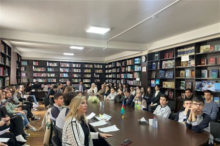 ADU-da Ulu öndərin 100 illiyinə həsr olunmuş dəyirmi masa keçirilib - FOTO