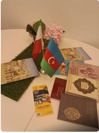 Əlyazmalar İnstitutunun alimi Polşada keçirilən beynəlxalq konfransda məruzə edib - FOTO Əlyazmalar İnstitutunun alimi Polşada keçirilən beynəlxalq konfransda məruzə edib - FOTO