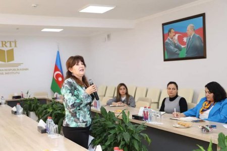 "Peşəyönümlü xidmətində ən yaxşı beynəlxalq təcrübə və nümunə araşdırmaları” adlı görüş keçirilib - FOTO