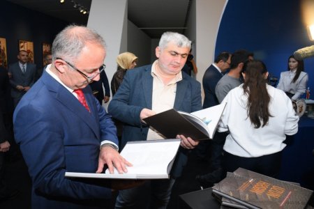 “Uzun Həsən - Ağqoyunlu dövlətinin hökmdarı” sərgisinin açılışı olub - FOTOLAR “Uzun Həsən - Ağqoyunlu dövlətinin hökmdarı” sərgisinin açılışı olub - FOTOLAR