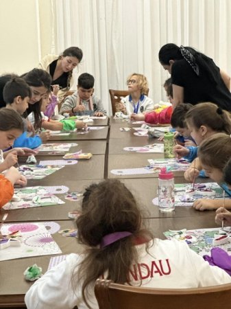 “Xarıbülbülün vətəni – Şuşa” adlı ingilis dilində ustad dərsləri təşkil olunub - FOTO “Xarıbülbülün vətəni – Şuşa” adlı ingilis dilində ustad dərsləri təşkil olunub - FOTO