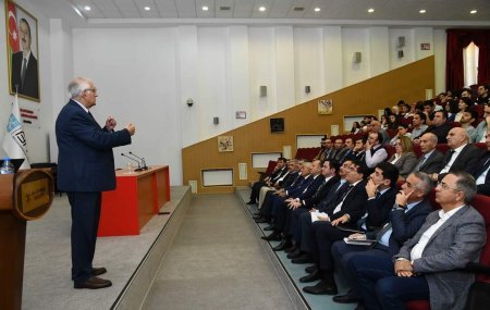 BMU-da Rusiyada fəaliyyət göstərən tanınmış azərbaycanlı alimlə görüş keçirilib - FOTO BMU-da Rusiyada fəaliyyət göstərən tanınmış azərbaycanlı alimlə görüş keçirilib - FOTO