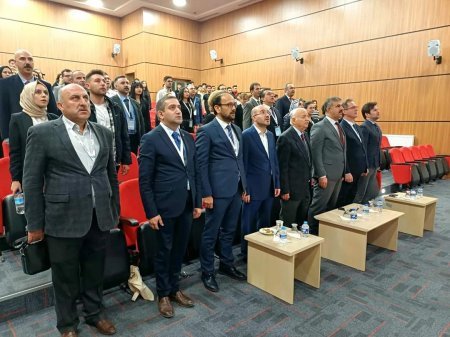 BDU-nun dekanı Türkiyədə Beynəlxalq simpoziumda məruzə edib - FOTO BDU-nun dekanı Türkiyədə Beynəlxalq simpoziumda məruzə edib - FOTO