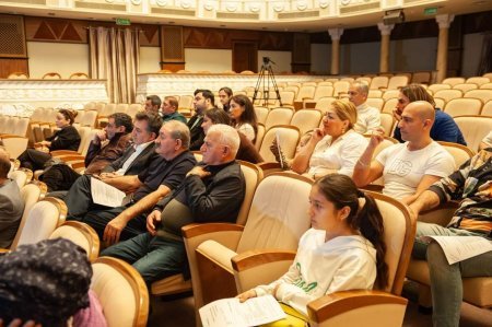Milli Teatrda “Əsrə bərabər gün” tamaşasının məşqlərinə başlanılıb - FOTO Milli Teatrda “Əsrə bərabər gün” tamaşasının məşqlərinə başlanılıb - FOTO