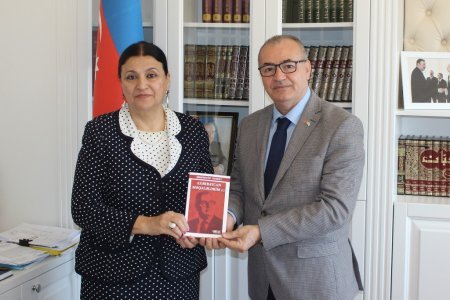 Kərkük Mədəniyyət Dərnəyinin rəhbəri Şərqşünaslıq İnstitutunda olub - FOTO