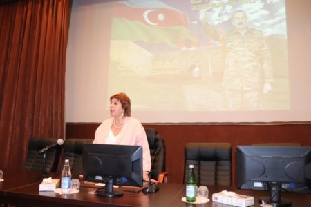 Molekulyar Biologiya və Biotexnologiyalar İnstitutunda Zəfər Günü tədbiri keçirilib - FOTO Molekulyar Biologiya və Biotexnologiyalar İnstitutunda Zəfər Günü tədbiri keçirilib - FOTO