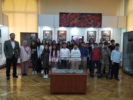 Şagirdlərin Azərbaycan İstiqlal Muzeyinə ekskursiyası təşkil edilib - FOTOLAR