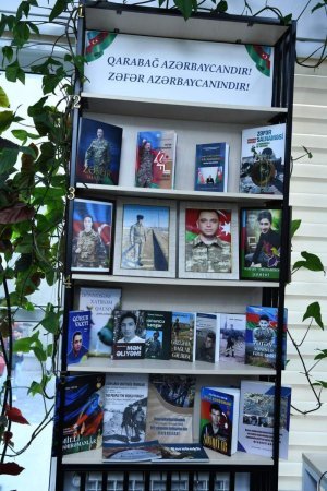 Azİİ e-Kitab Evində 8 Noyabr Zəfər Gününə həsr olunmuş kitab sərgisi keçirilib - FOTO Azİİ e-Kitab Evində 8 Noyabr Zəfər Gününə həsr olunmuş kitab sərgisi keçirilib - FOTO