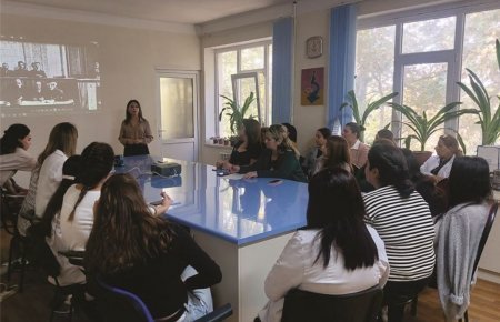 Mikrobiologiya İnstitutunda Zəfər Günü və Dövlət Bayrağı Günü qeyd olunub - FOTO