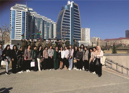 Mikrobiologiya İnstitutunda Zəfər Günü və Dövlət Bayrağı Günü qeyd olunub - FOTO Mikrobiologiya İnstitutunda Zəfər Günü və Dövlət Bayrağı Günü qeyd olunub - FOTO
