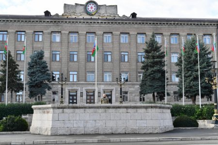 Prezident İlham Əliyev Xankəndidə hərbi paradda iştirak edib - FOTO 