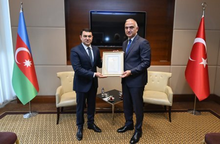 Mədəniyyət nazirinin rəhbərlik etdiyi nümayəndə heyəti Türkiyədə səfərdədir - FOTO Mədəniyyət nazirinin rəhbərlik etdiyi nümayəndə heyəti Türkiyədə səfərdədir - FOTO