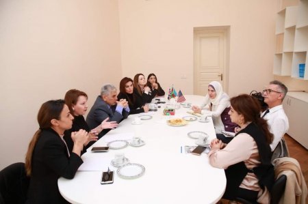 ADPU-da orta məktəblərdə ingilis dilinin tədrisi üzrə milli strategiyanın yaradılması ilə bağlı görüş keçirilib