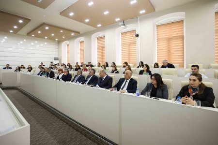 UNEC-də fəlsəfəsi və liderlik missiyasına həsr olunan tədbir keçirilib