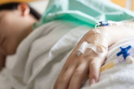 Qızılca diaqnozu ilə xəstəxanaya gətirilən azyaşlı ölüb