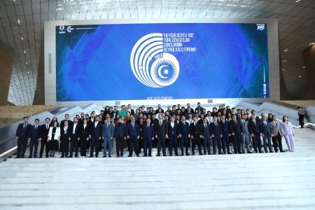 AZMİU tələbələri forumda iştirak edib 